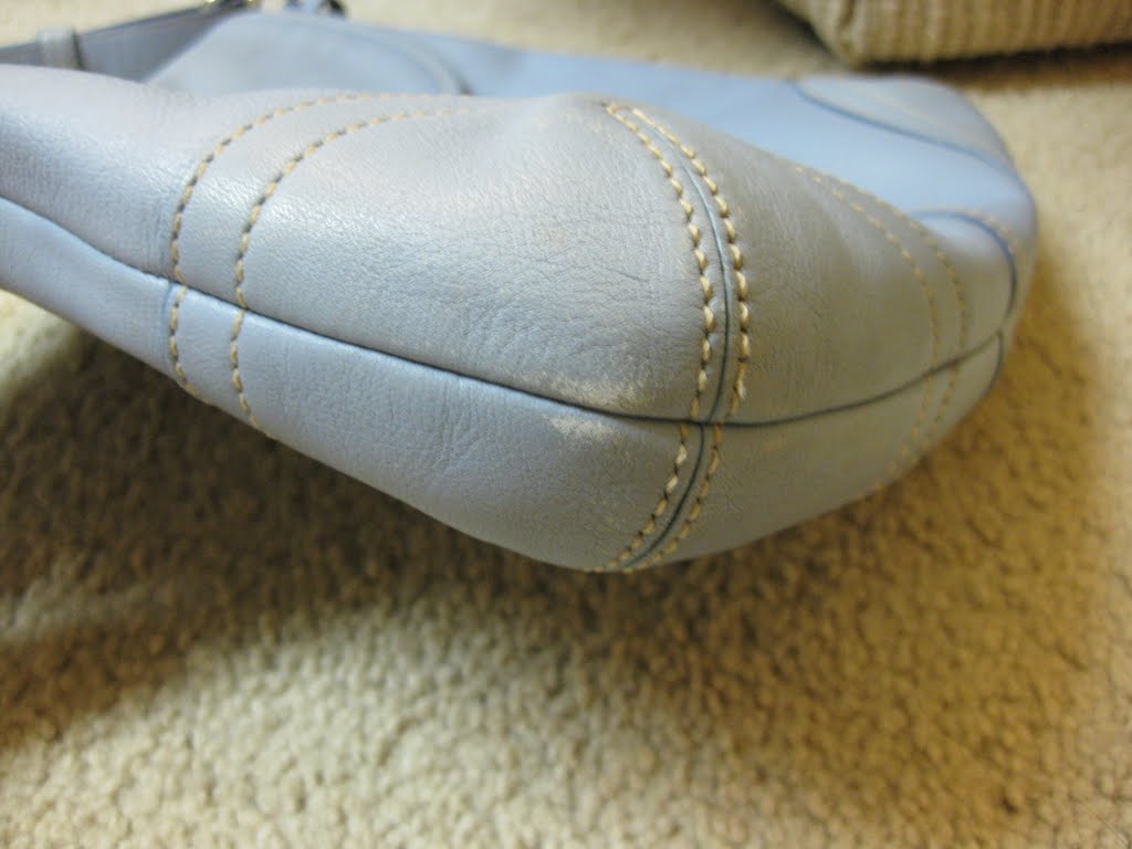 2 by 15 Cleaning a leather handbag